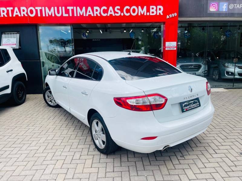 RENAULT - FLUENCE - 2013/2014 - Branca - R$ 43.990,00