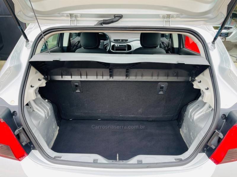 CHEVROLET - ONIX - 2018/2019 - Prata - R$ 54.990,00
