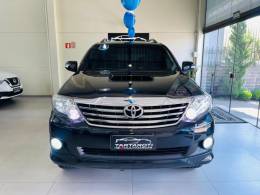 TOYOTA - HILUX SW4 - 2011/2012 - Preta - R$ 138.990,00