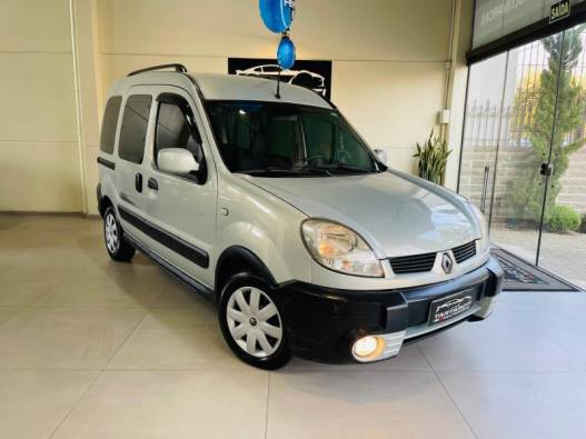 RENAULT - KANGOO - 2008/2009 - Prata - R$ 35.990,00