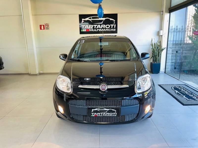 FIAT - PALIO - 2012/2013 - Preta - R$ 38.990,00