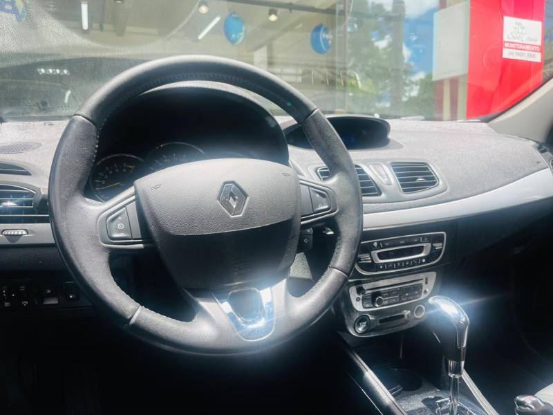 RENAULT - FLUENCE - 2013/2014 - Branca - R$ 43.990,00