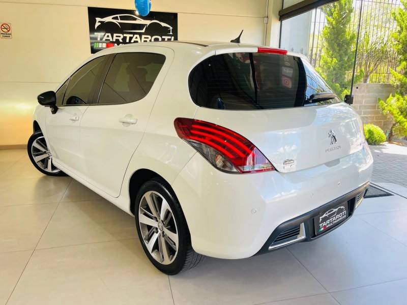 PEUGEOT - 308 - 2015/2016 - Branca - R$ 59.990,00