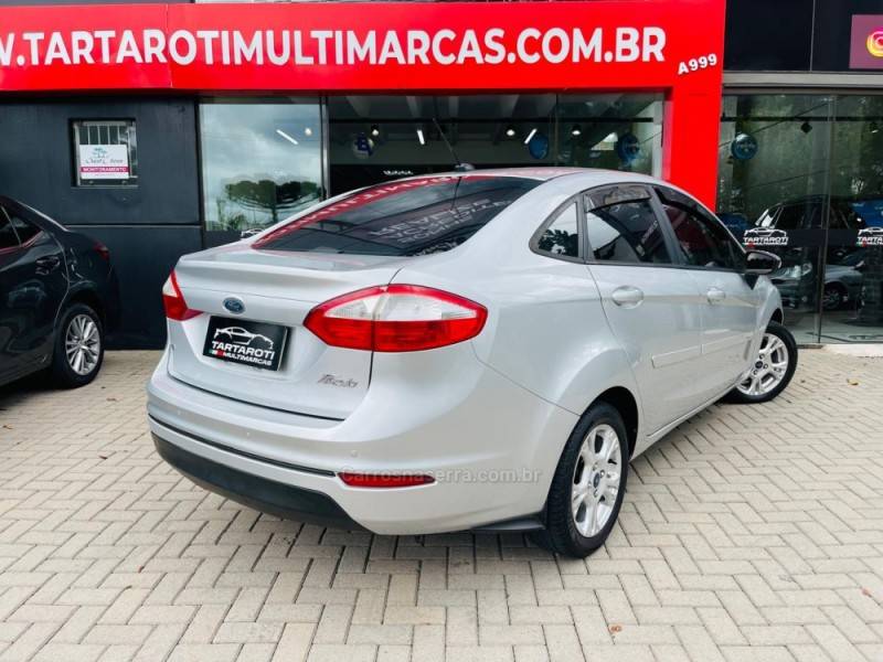 FORD - FIESTA - 2015/2015 - Prata - R$ 47.990,00