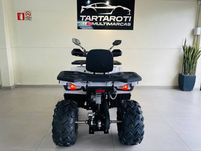 MXF - ATTACK 200 - 2025/2025 - Branca - R$ 27.990,00