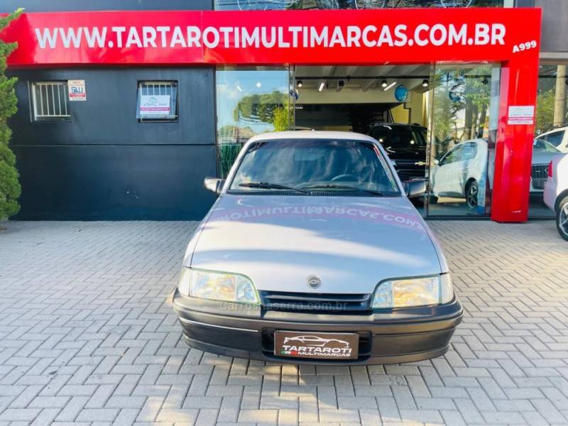 CHEVROLET - MONZA - 1991/1992 - Prata - R$ 18.990,00