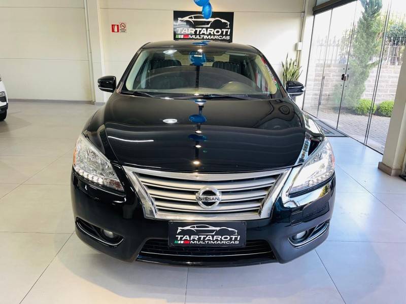 NISSAN - SENTRA - 2013/2014 - Preta - R$ 53.990,00