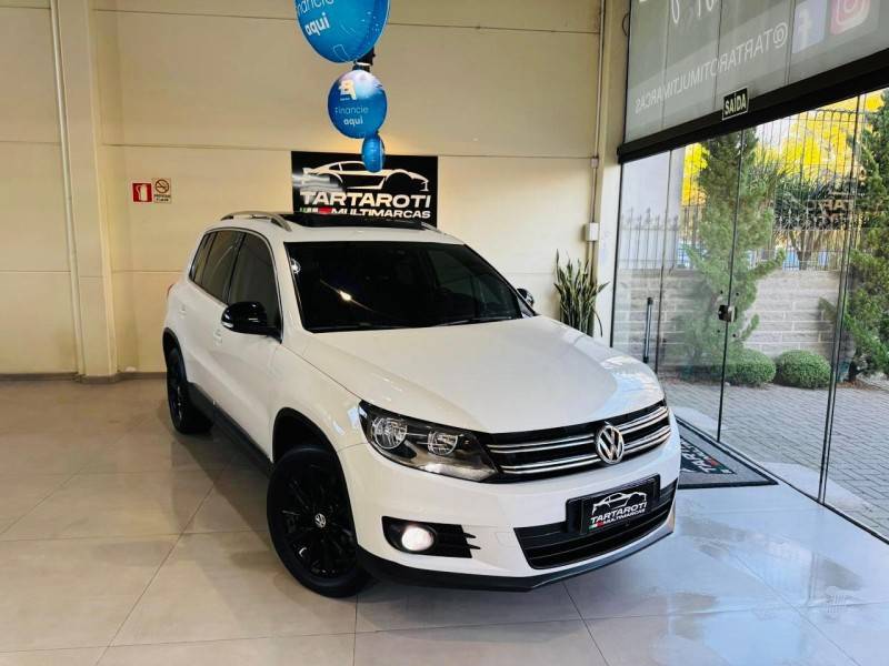 VOLKSWAGEN - TIGUAN - 2013/2014 - Branca - R$ 69.990,00