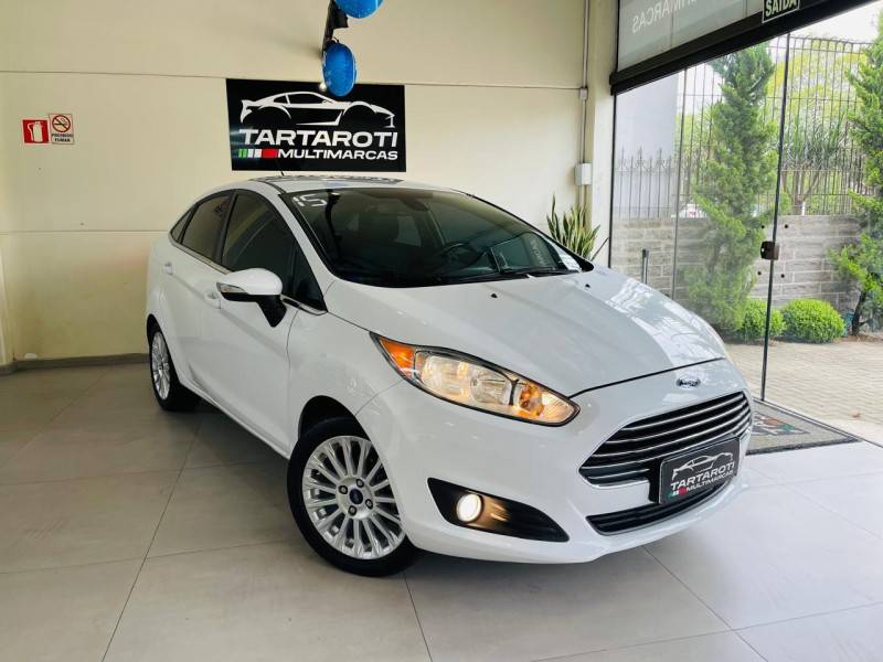 FORD - FIESTA - 2014/2015 - Branca - R$ 49.990,00