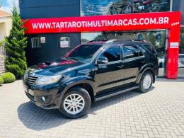 TOYOTA - HILUX SW4 - 2011/2012 - Preta - R$ 139.990,00