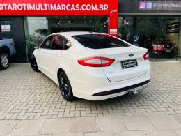 FORD - FUSION - 2015/2016 - Branca - R$ 77.990,00