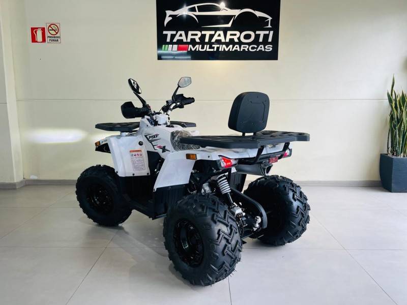 MXF - ATTACK 200 - 2025/2025 - Branca - R$ 27.990,00