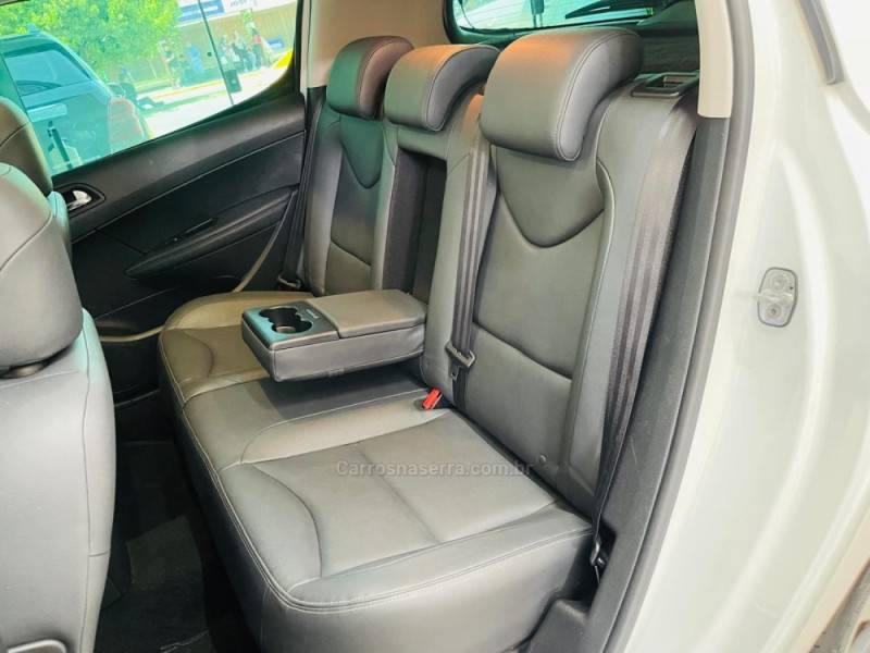 PEUGEOT - 308 - 2015/2016 - Branca - R$ 59.990,00