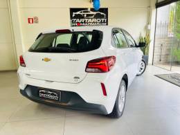 CHEVROLET - ONIX - 2021/2022 - Branca - R$ 73.990,00