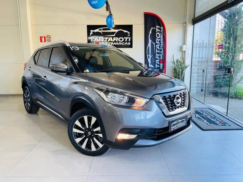 NISSAN - KICKS - 2018/2019 - Cinza - R$ 87.990,00