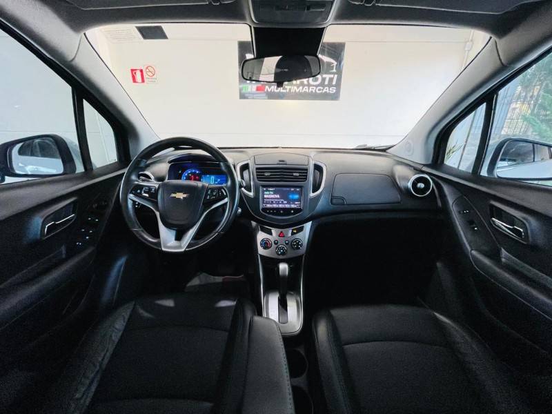CHEVROLET - TRACKER - 2015/2015 - Branca - R$ 70.990,00