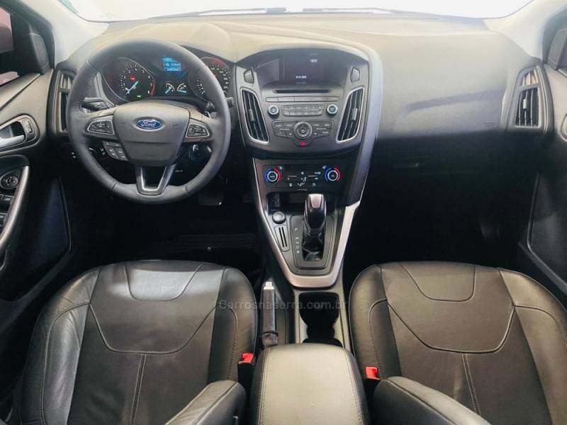 FORD - FOCUS - 2016/2016 - Branca - R$ 58.990,00