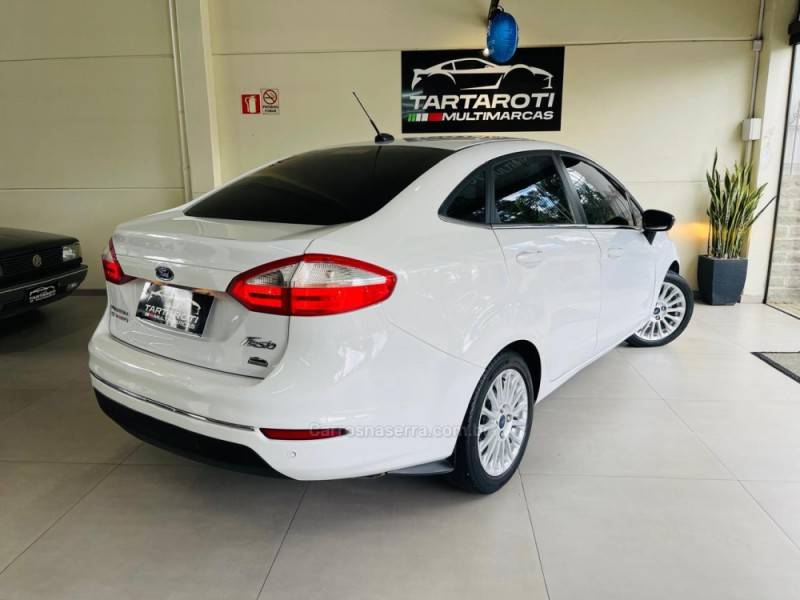 FORD - FIESTA - 2014/2015 - Branca - R$ 49.990,00