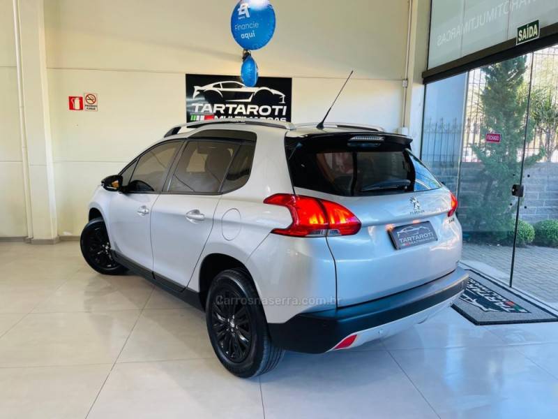 PEUGEOT - 2008 - 2018/2018 - Prata - R$ 57.990,00