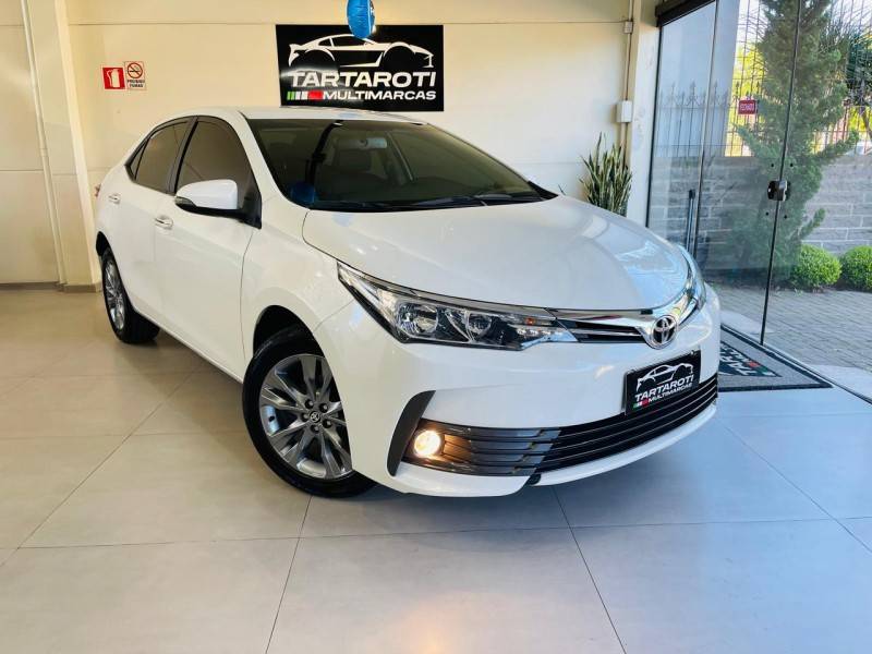 TOYOTA - COROLLA - 2019/2019 - Branca - R$ 108.990,00