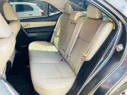 TOYOTA - COROLLA - 2015/2015 - Cinza - R$ 88.990,00