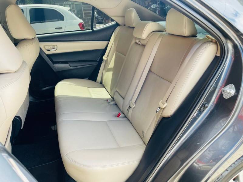 TOYOTA - COROLLA - 2015/2015 - Cinza - R$ 88.990,00