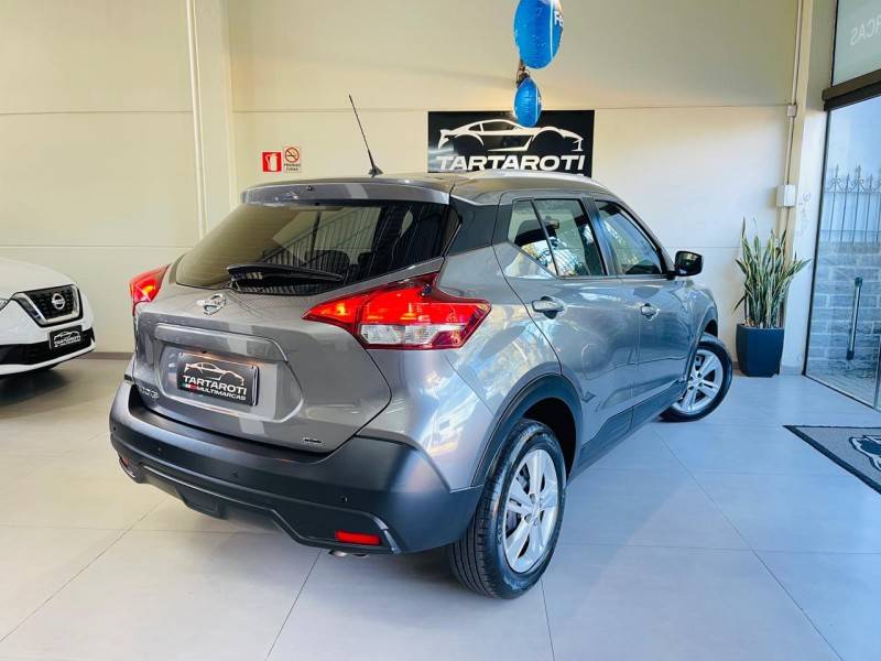 NISSAN - KICKS - 2020/2021 - Cinza - R$ 88.990,00