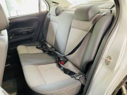 VOLKSWAGEN - VOYAGE - 2011/2012 - Prata - R$ 31.990,00