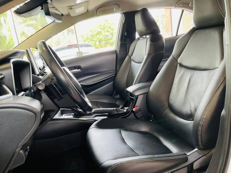 TOYOTA - COROLLA - 2023/2023 - Branca - R$ 132.990,00