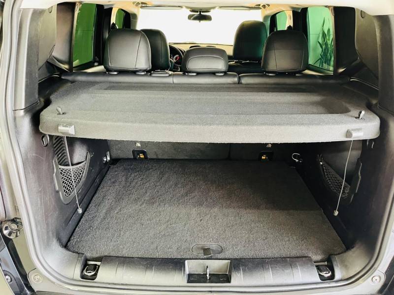JEEP - RENEGADE - 2016/2016 - Preta - R$ 75.990,00