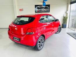 CHEVROLET - ONIX - 2014/2015 - Vermelha - R$ 57.990,00