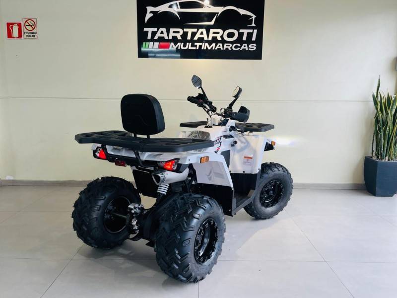 MXF - ATTACK 200 - 2025/2025 - Branca - R$ 27.990,00