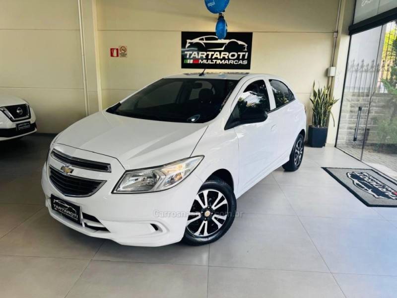 CHEVROLET - ONIX - 2015/2016 - Branca - R$ 48.990,00