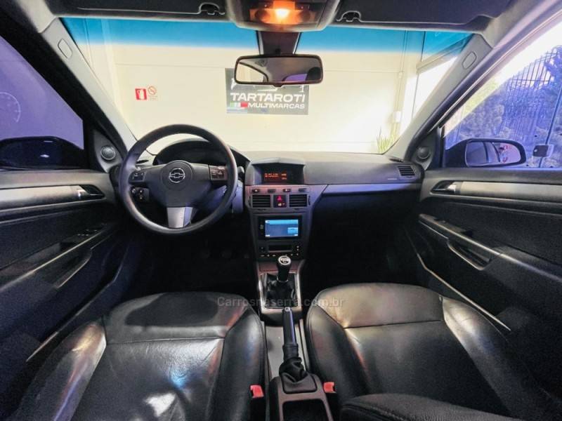 CHEVROLET - VECTRA - 2007/2008 - Preta - R$ 38.990,00