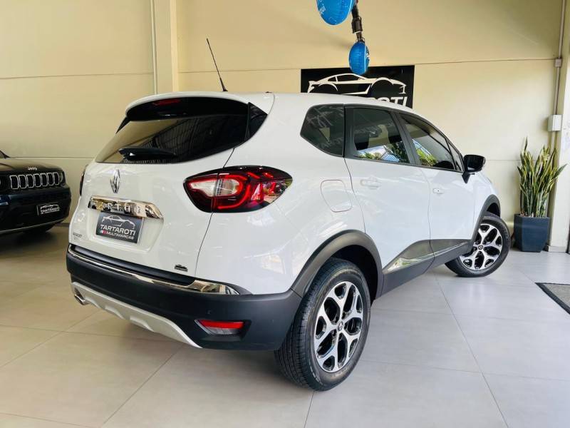 RENAULT - CAPTUR - 2017/2018 - Branca - R$ 78.990,00