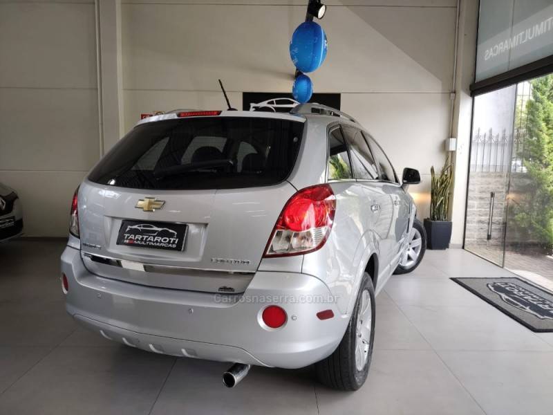 CHEVROLET - CAPTIVA - 2010/2011 - Prata - R$ 43.990,00