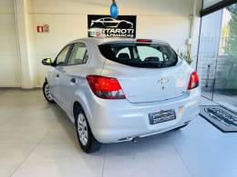 CHEVROLET - ONIX - 2018/2019 - Prata - R$ 54.990,00