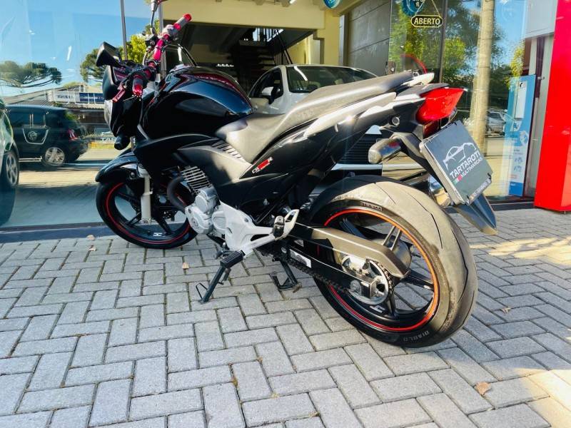 HONDA - CB 300R - 2010/2010 - Preta - R$ 13.990,00