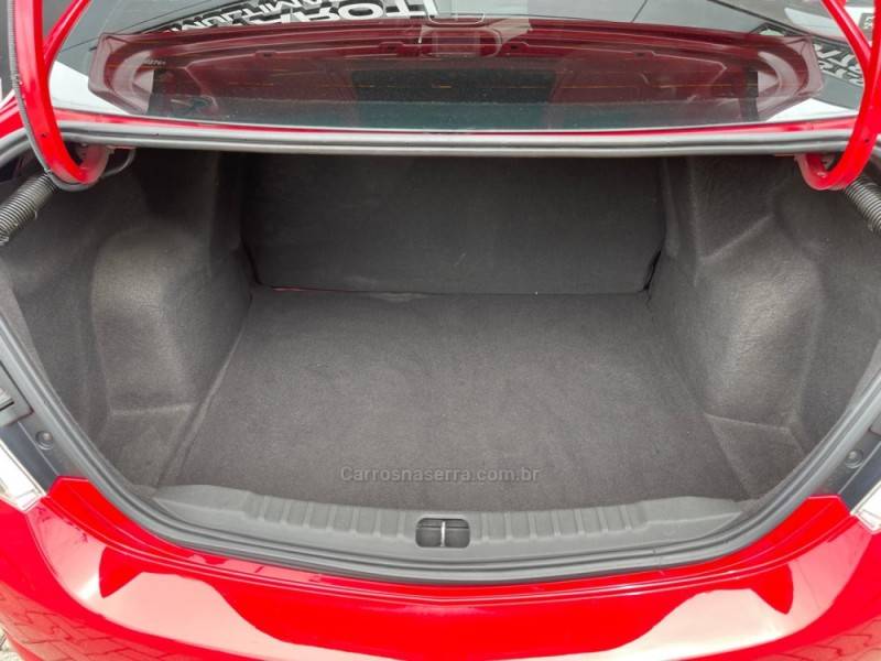 CHEVROLET - PRISMA - 2015/2016 - Vermelha - R$ 57.990,00