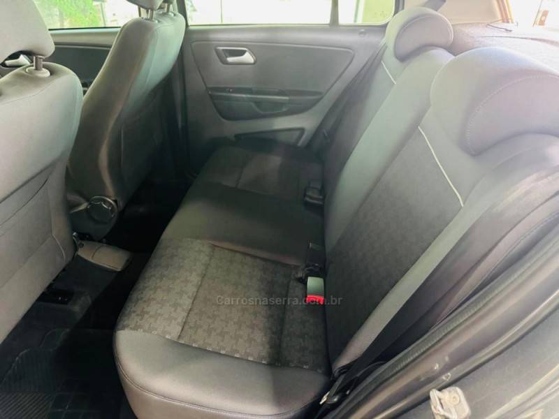 VOLKSWAGEN - FOX - 2015/2016 - Cinza - R$ 52.990,00