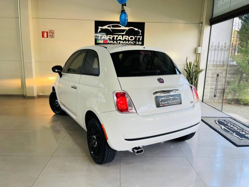 FIAT - 500 - 2013/2014 - Branca - R$ 49.990,00