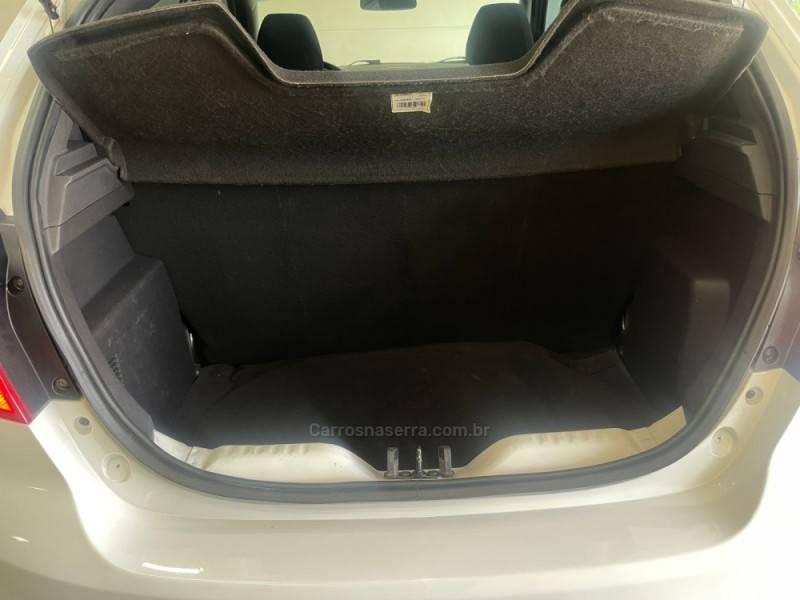 FORD - KA - 2014/2015 - Branca - R$ 38.990,00