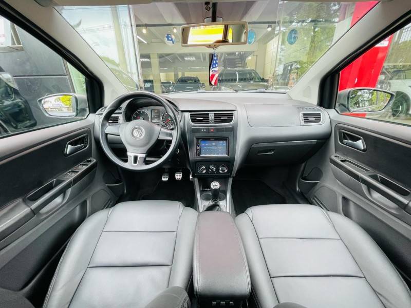 VOLKSWAGEN - SPACE CROSS - 2011/2012 - Azul - R$ 47.990,00