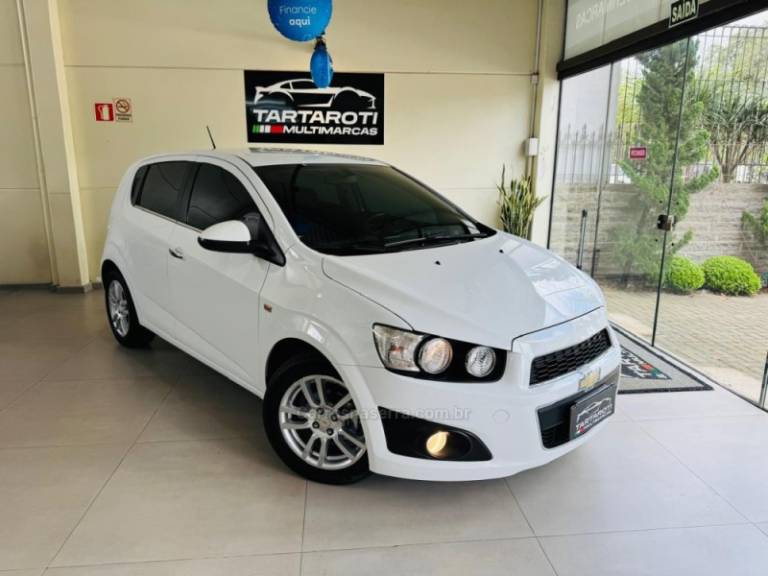CHEVROLET - SONIC - 2013/2013 - Branca - R$ 43.990,00