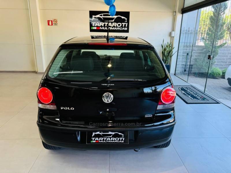 VOLKSWAGEN - POLO - 2008/2009 - Preta - R$ 34.990,00