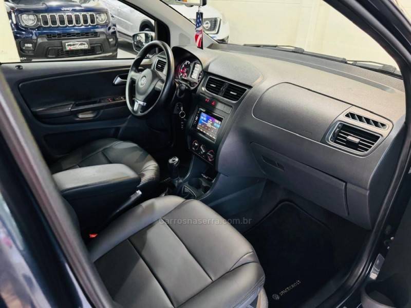 VOLKSWAGEN - SPACE CROSS - 2011/2012 - Azul - R$ 47.990,00