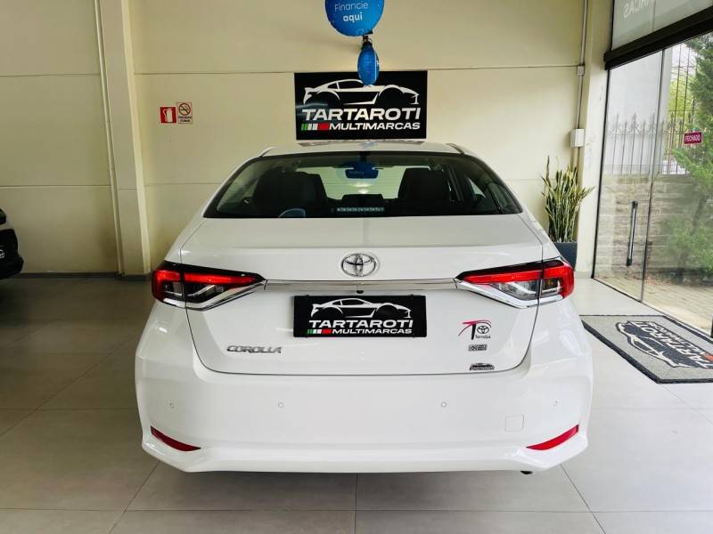 TOYOTA - COROLLA - 2023/2023 - Branca - R$ 132.990,00