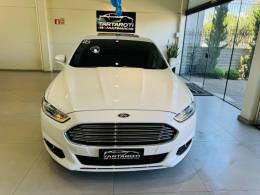 FORD - FUSION - 2015/2016 - Branca - R$ 77.990,00