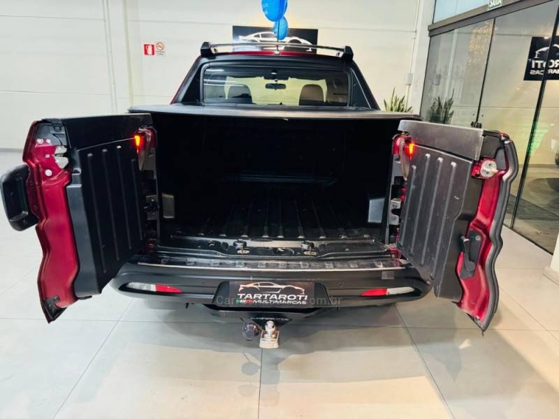 FIAT - TORO - 2017/2018 - Vermelha - R$ 89.990,00