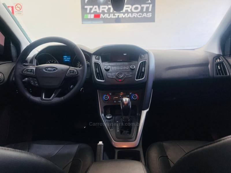 FORD - FOCUS - 2016/2016 - Branca - R$ 58.990,00